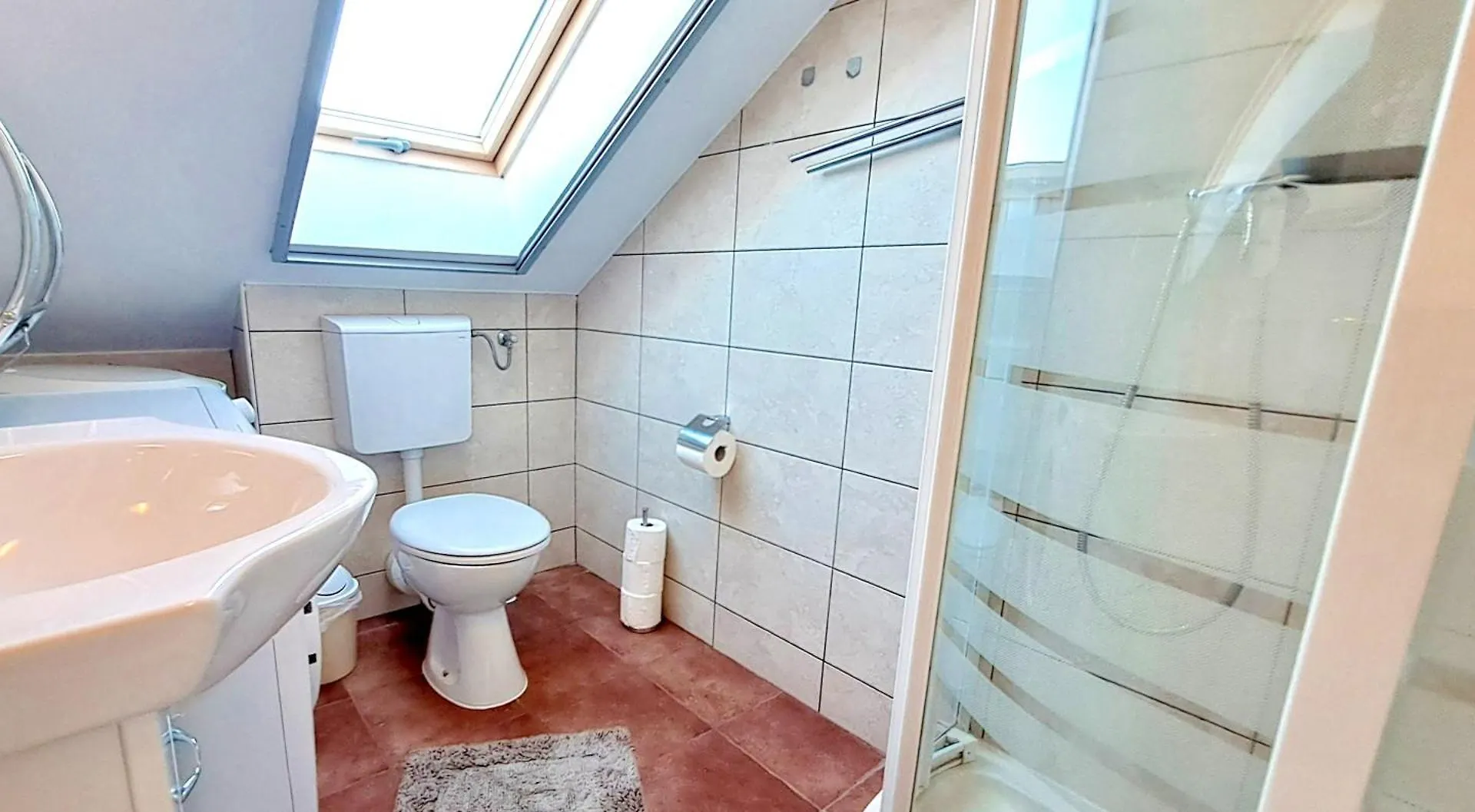 Sea-View Apartments, 2 Bedrooms, 2 Baths, 50 Meters From Beach! Trogir
