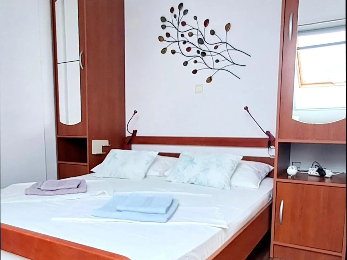 Sea-View Apartments, 2 Bedrooms, 2 Baths, 50 Meters From Beach! 0*, Trogir Croatia